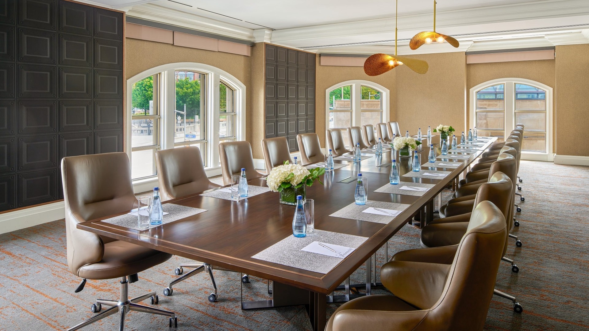 Séminaire d'Entreprise Prestige : Lieux d'Exception, Traiteur Étoilé et Animation Sur Mesure